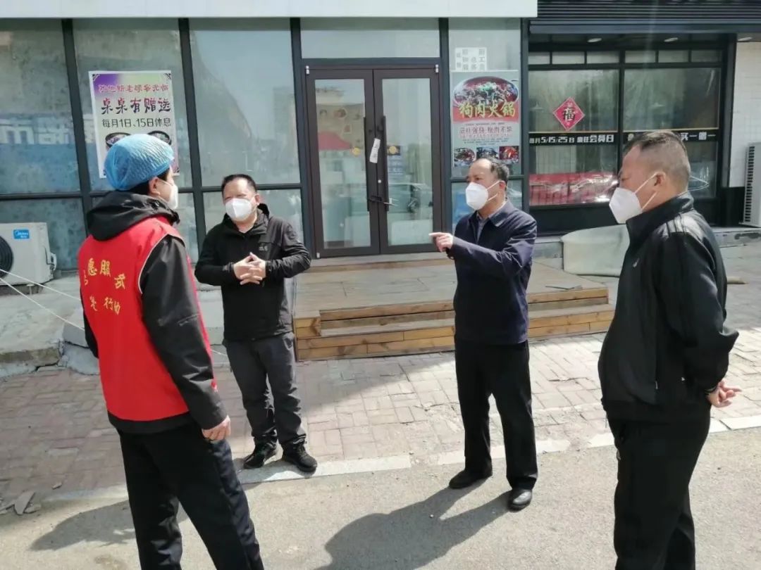 堅守疫情防控工作第一線的崇文社區(qū)第一書記