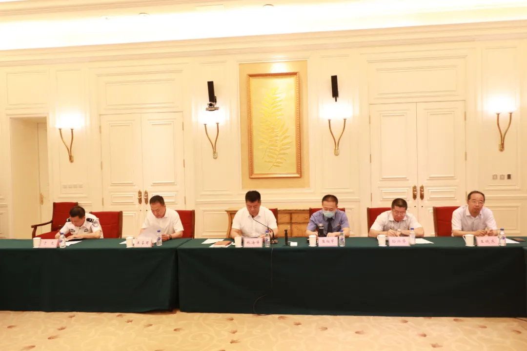 全市政法隊(duì)伍教育整頓“回頭看”工作匯報(bào)會(huì)要求 提高認(rèn)識(shí) 實(shí)事求是 密切配合