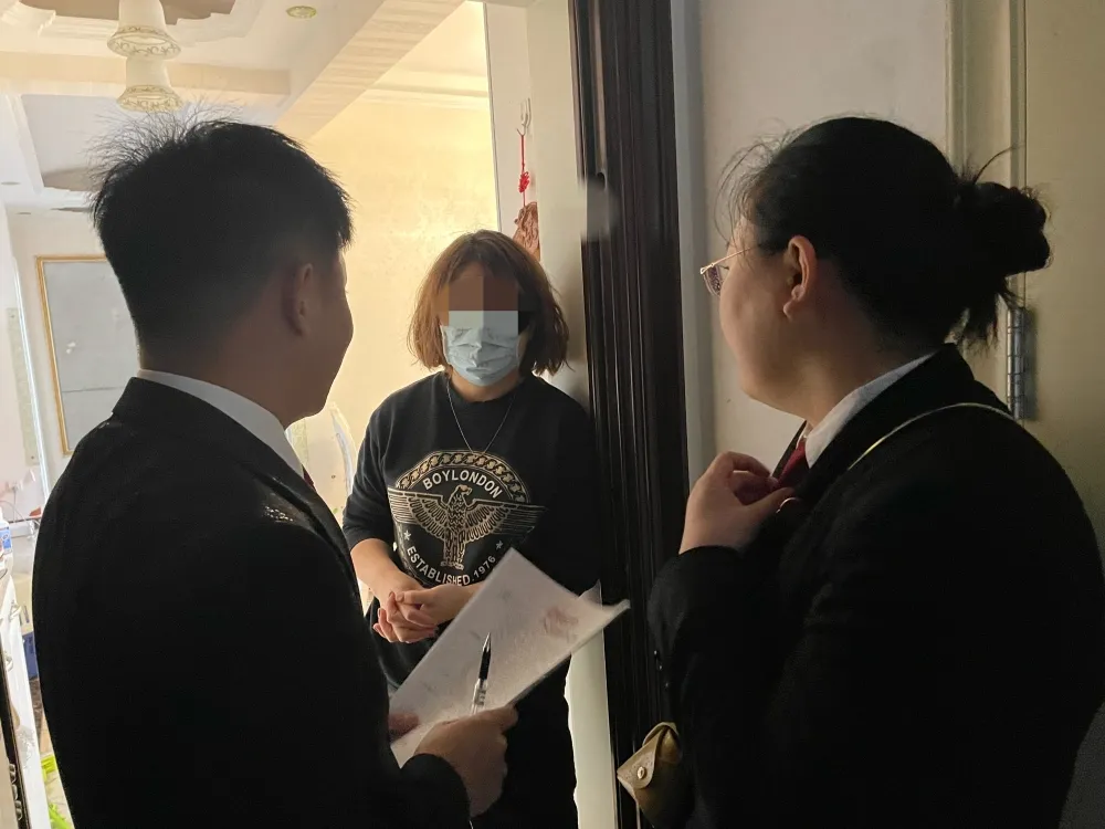 【我為群眾辦實(shí)事】萬警走訪聽民生——吉鐵法院立案庭走訪龍城帝景社區(qū)網(wǎng)格居民
